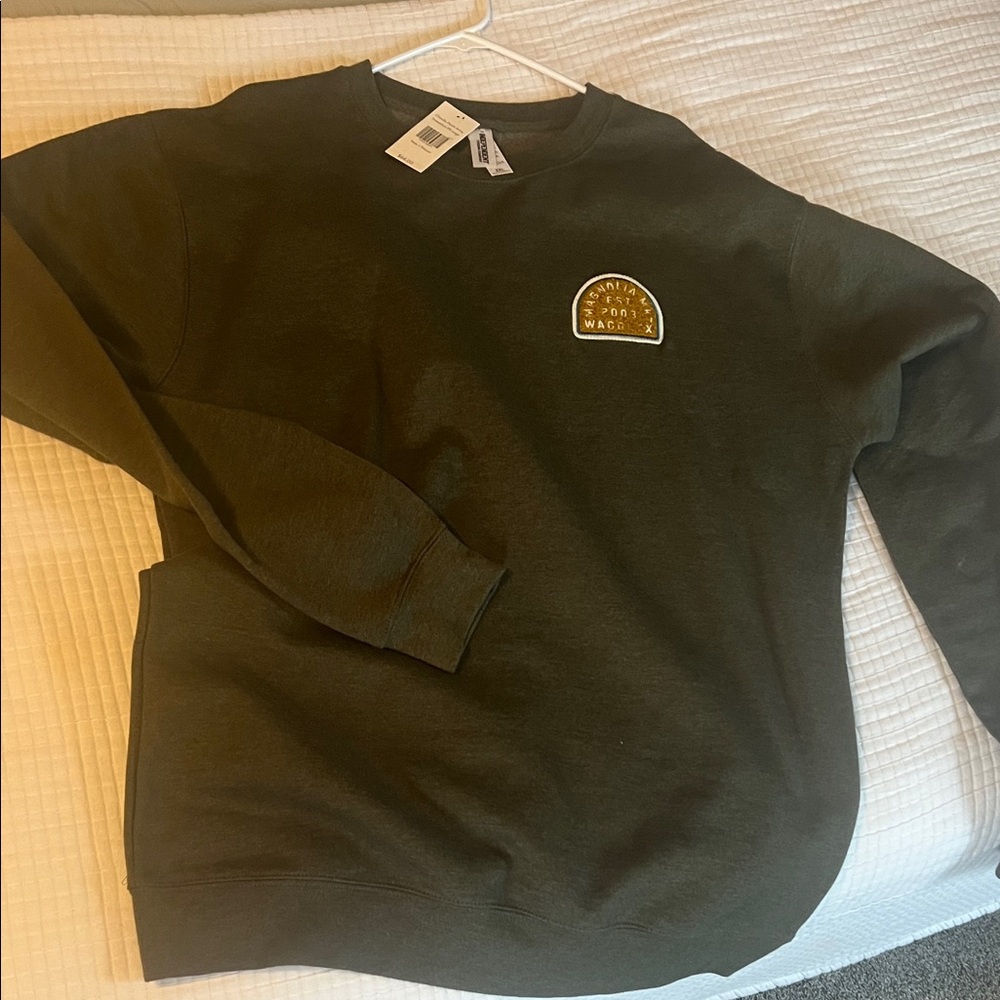 Magnolia Graphic Patch Sweatshirt